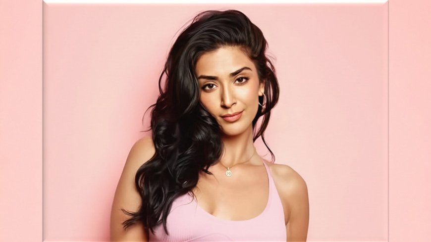 Jaskiran Kaur Dazzles Miami Swim Week with Graceful Runway Walk and Andrea Venturoli's Exquisite Creations in Stunning 4K60 Resolution